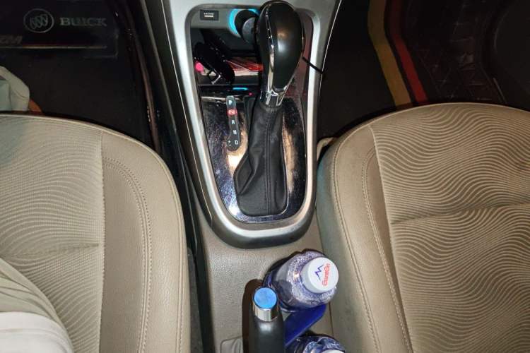 Used Buick GT 2013 GT 1.6L Automatic Fashion Edition Gear Lever