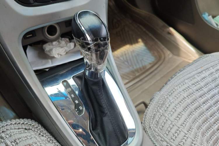 Used Buick GT 2013 GT 1.6L Automatic Fashion Edition Gear Lever