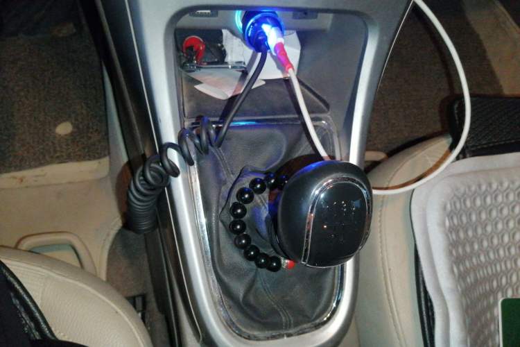 Used Buick GT 2013 GT 1.6L Manual Entry-Level Model Gear Lever