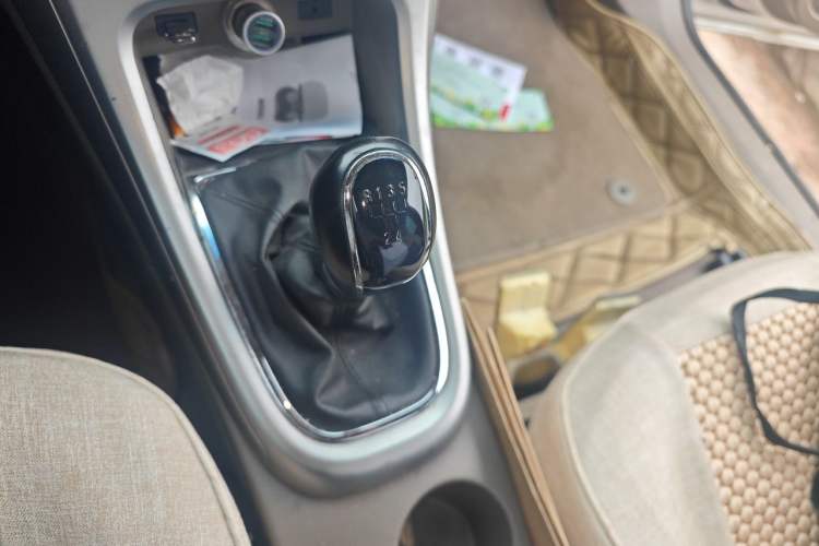 Used Buick GT 2013 GT 1.6L Manual Entry-Level Model Gear Lever
