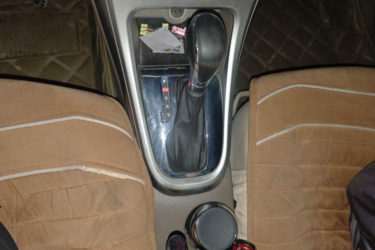 Used Buick GT 2013 GT 1.6L Automatic Comfort Edition Gear Lever