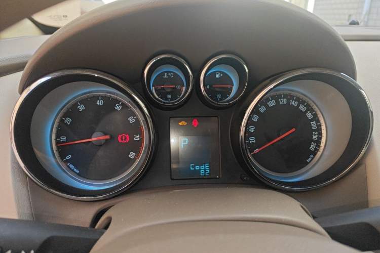 Used Buick GT 2013 GT 1.6L Automatic Fashion Edition Instrument Cluster