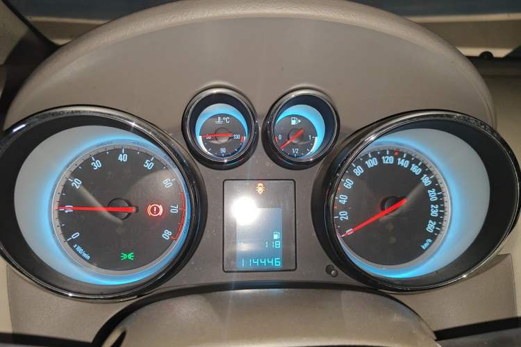 Used Buick GT 2013 GT 1.6L Automatic Fashion Edition Instrument Cluster