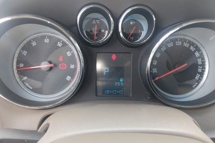 Used Buick GT 2013 GT 1.6L Automatic Fashion Edition Instrument Cluster