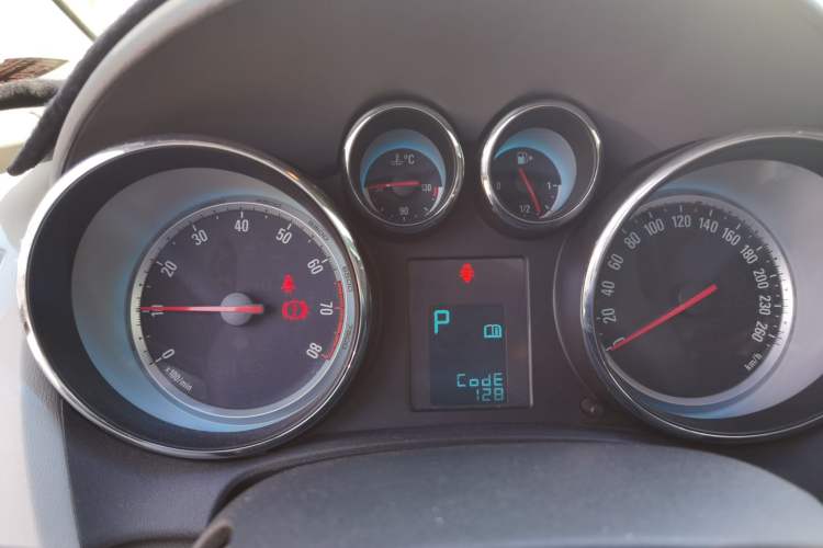 Used Buick GT 2013 XT 1.6L Automatic Fashion Edition Instrument Cluster