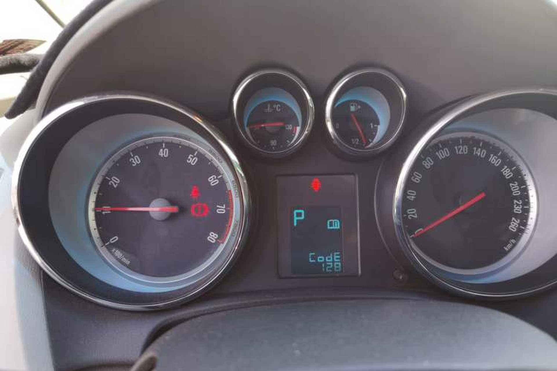 Used Buick GT 2013 XT 1.6L Automatic Fashion Edition Instrument Cluster