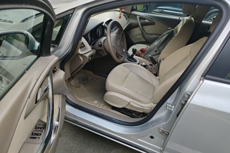 Used Buick GT 2013 GT 1.6L Manual Entry-Level Model Left Front Seat