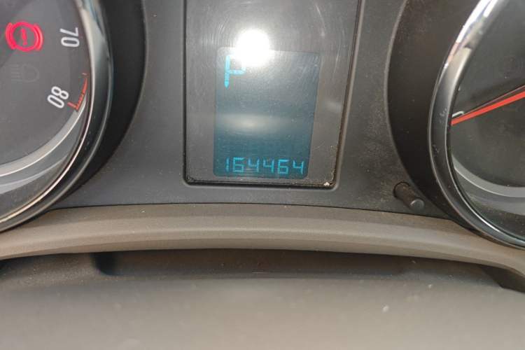 Used Buick GT 2013 GT 1.6L Automatic Fashion Edition Odometer Close Up