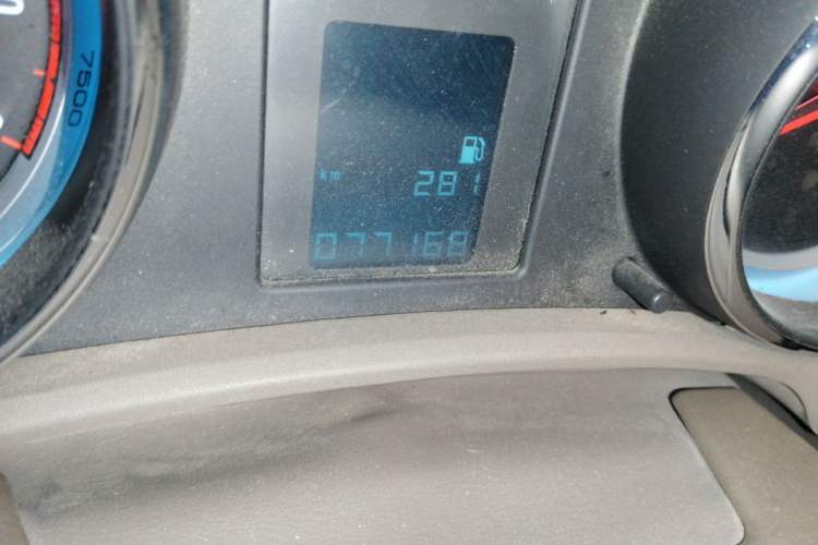 Used Buick GT 2013 GT 1.6L Manual Entry-Level Model Odometer Close Up
