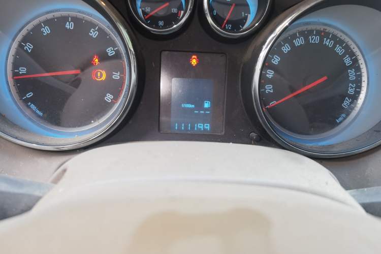Used Buick GT 2013 GT 1.6L Manual Entry-Level Model Odometer Close Up