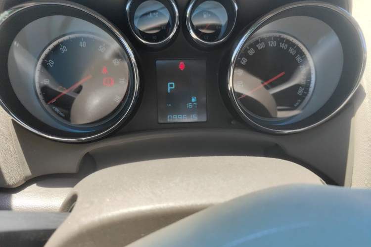 Used Buick GT 2013 GT 1.6L Automatic Fashion Edition Odometer Close Up