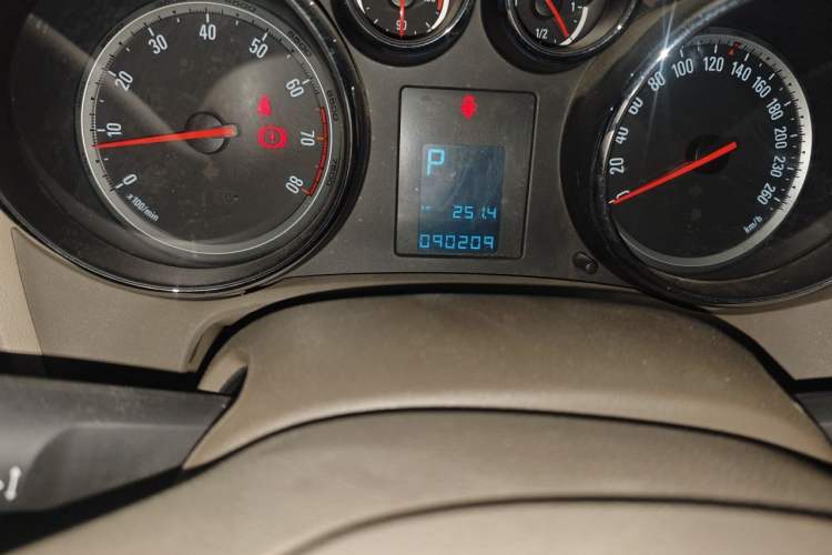 Used Buick GT 2013 GT 1.6L Automatic Comfort Edition Odometer Close Up