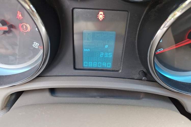 Used Buick GT 2013 GT 1.6L Manual Entry-Level Model Odometer Close Up