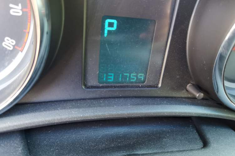 Used Buick GT 2013 XT 1.6L Automatic Fashion Edition Odometer Close Up