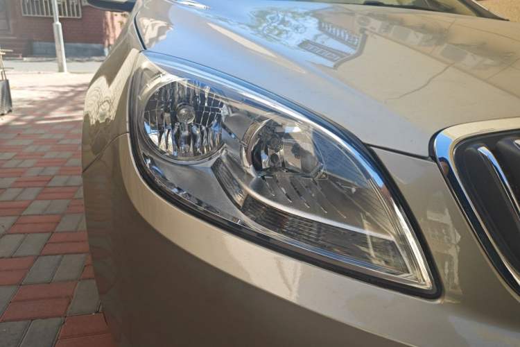 Used Buick GT 2013 GT 1.6L Automatic Fashion Edition Right Front Headlight