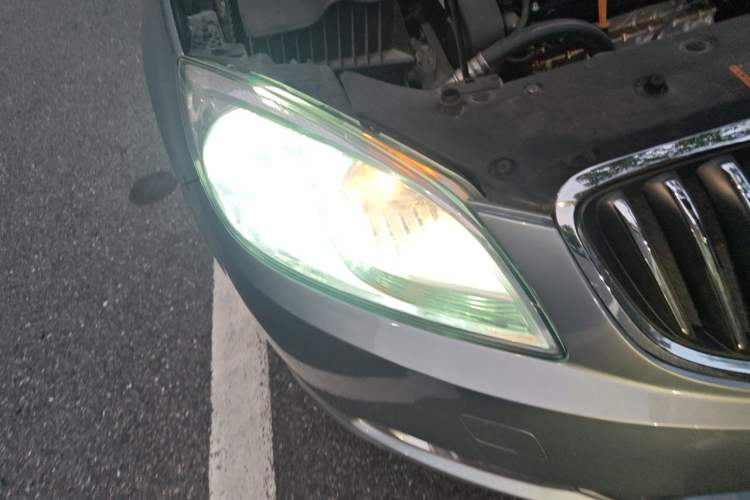 Used Buick GT 2013 GT 1.6L Automatic Fashion Edition Right Front Headlight
