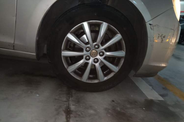 Used Buick GT 2013 GT 1.6L Automatic Fashion Edition Right Front Wheel Hub