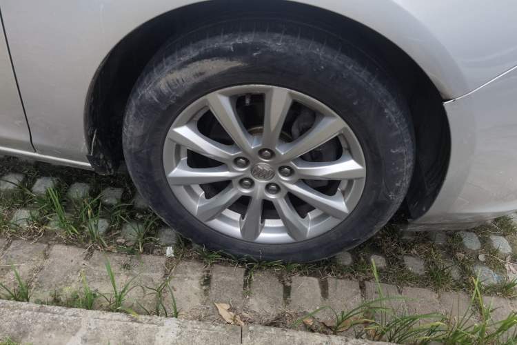 Used Buick GT 2013 GT 1.6L Manual Entry-Level Model Right Front Wheel Hub