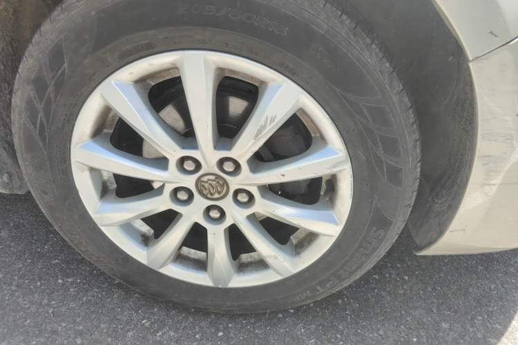 Used Buick GT 2013 GT 1.6L Automatic Fashion Edition Right Front Wheel Hub
