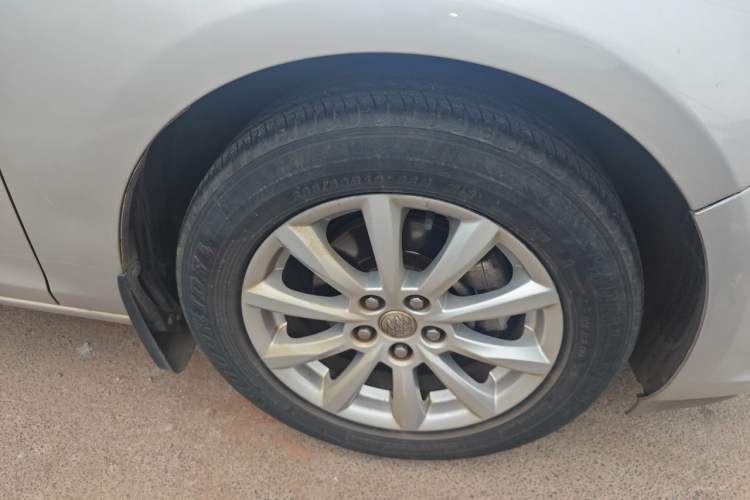 Used Buick GT 2013 GT 1.6L Manual Entry-Level Model Right Front Wheel Hub
