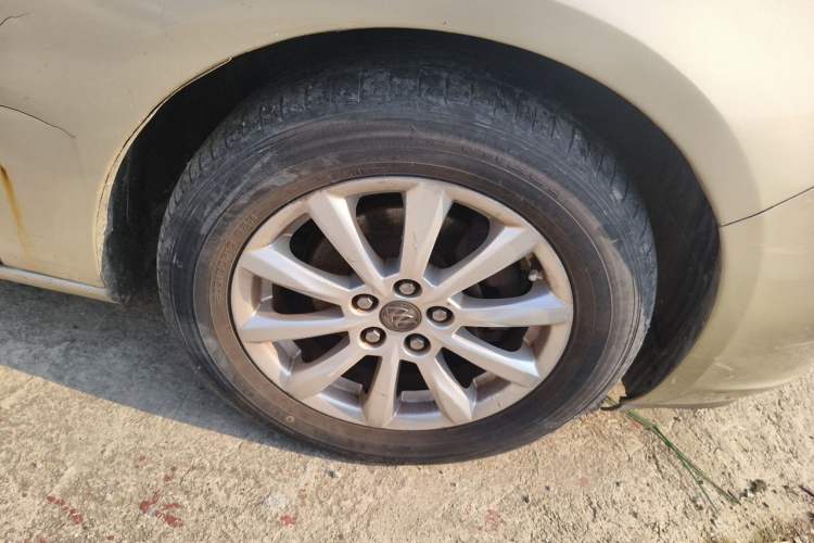 Used Buick GT 2013 GT 1.6L Manual Entry-Level Model Right Front Wheel Hub