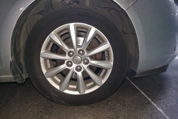 Used Buick GT 2013 GT 1.6L Automatic Fashion Edition Right Front Wheel Hub