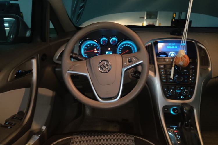 Used Buick GT 2013 GT 1.6L Automatic Fashion Edition Steering Wheel