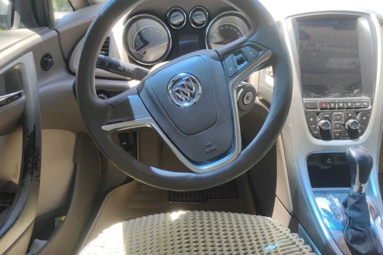 Used Buick GT 2013 GT 1.6L Automatic Fashion Edition Steering Wheel