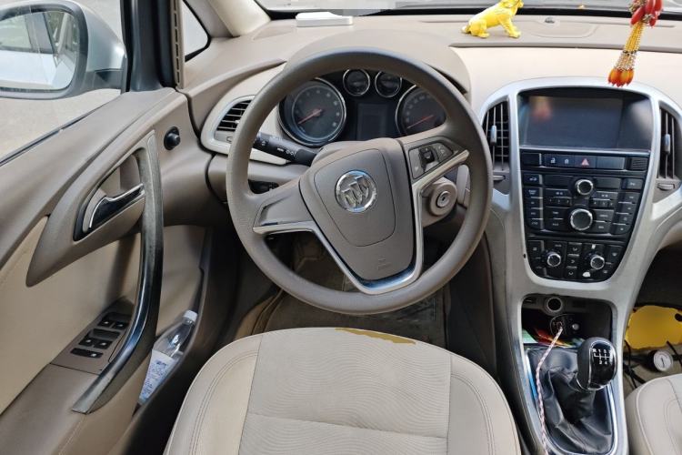 Used Buick GT 2013 GT 1.6L Manual Entry-Level Model Steering Wheel