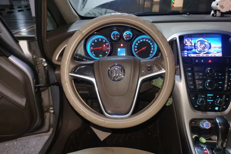 Used Buick GT 2013 GT 1.6L Automatic Fashion Edition Steering Wheel