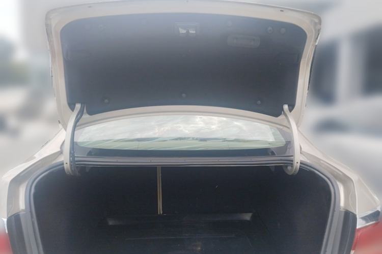 Used Buick GT 2013 GT 1.6L Automatic Fashion Edition Trunk