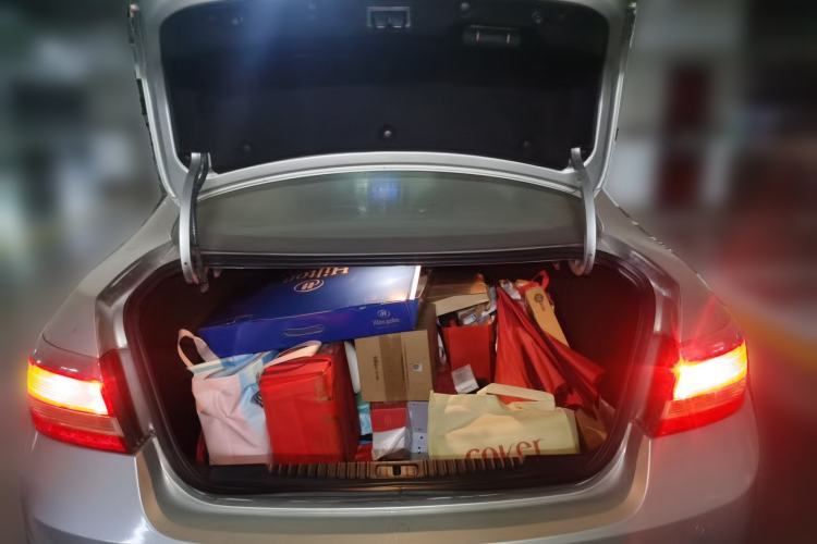 Used Buick GT 2013 GT 1.6L Automatic Fashion Edition Trunk