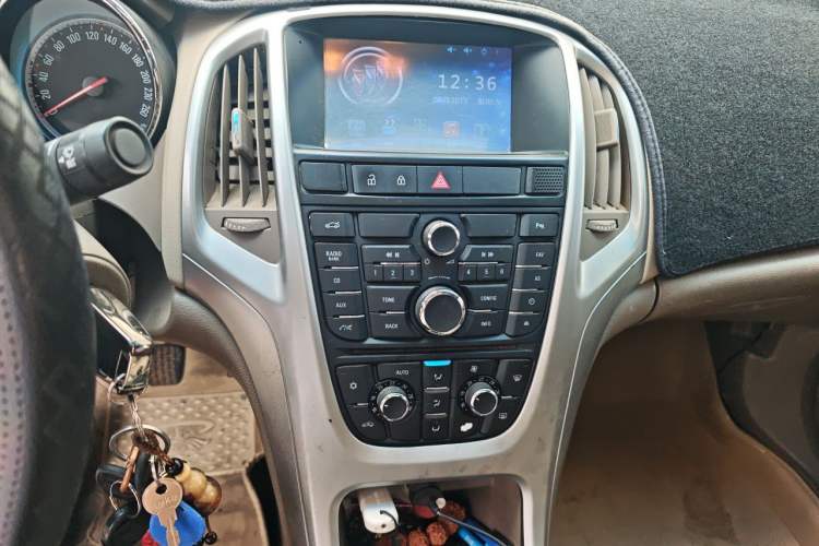 Used Buick GT 2013 GT 1.6L Manual Entry-Level Model Audio And AC Panel