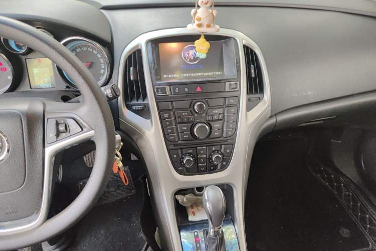 Used Buick GT 2013 XT 1.6L Automatic Fashion Edition Audio And AC Panel