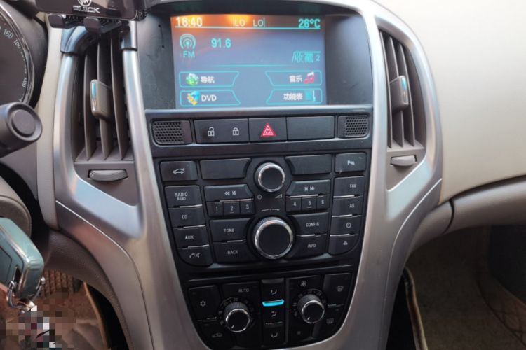 Used Buick GT 2013 GT 1.6L Automatic Fashion Edition Audio And AC Panel