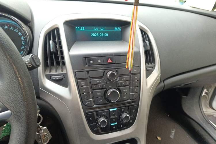 Used Buick GT 2013 XT 1.6L Automatic Fashion Edition Audio And AC Panel