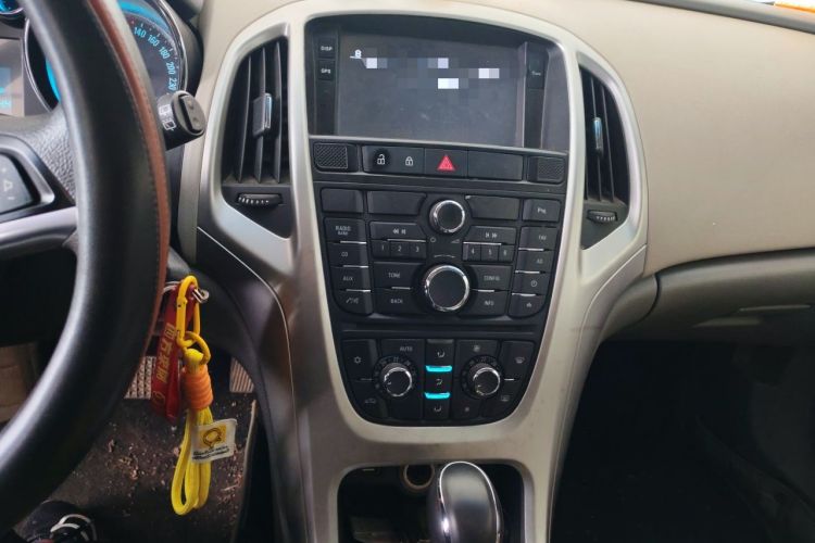 Used Buick GT 2013 XT 1.6L Automatic Fashion Edition Audio And AC Panel