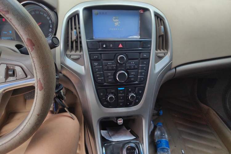 Used Buick GT 2013 GT 1.6L Manual Entry-Level Model Audio And AC Panel