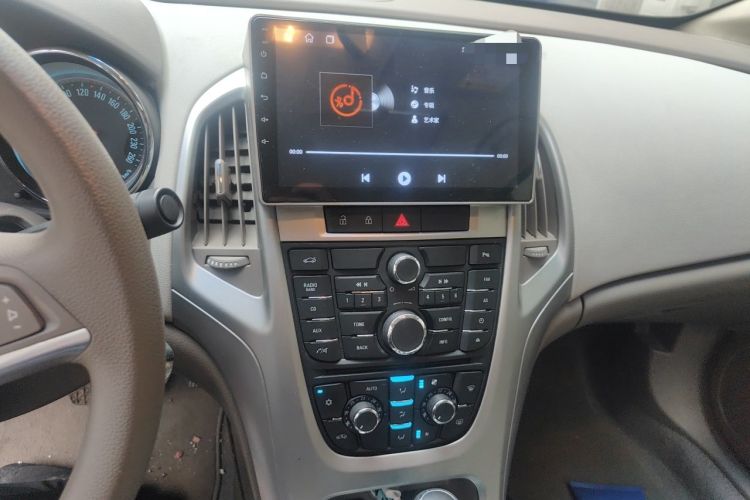 Used Buick GT 2013 GT 1.6L Automatic Fashion Edition Audio And AC Panel