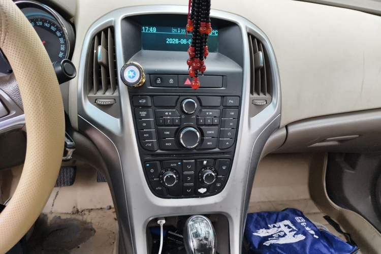 Used Buick GT 2013 GT 1.6L Automatic Fashion Edition Audio And AC Panel