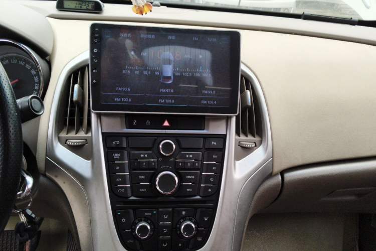 Used Buick GT 2013 GT 1.6L Automatic Fashion Edition Audio And AC Panel