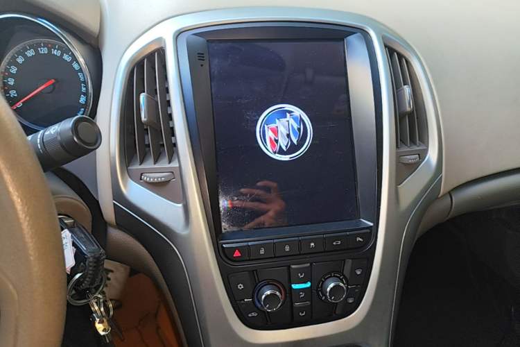 Used Buick GT 2013 GT 1.6L Automatic Comfort Edition Audio And AC Panel