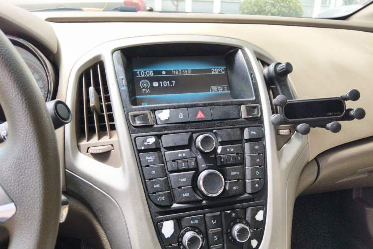 Used Buick GT 2013 GT 1.6L Automatic Fashion Edition Audio And AC Panel