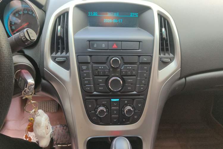 Used Buick GT 2013 XT 1.6L Automatic Fashion Edition Audio And AC Panel