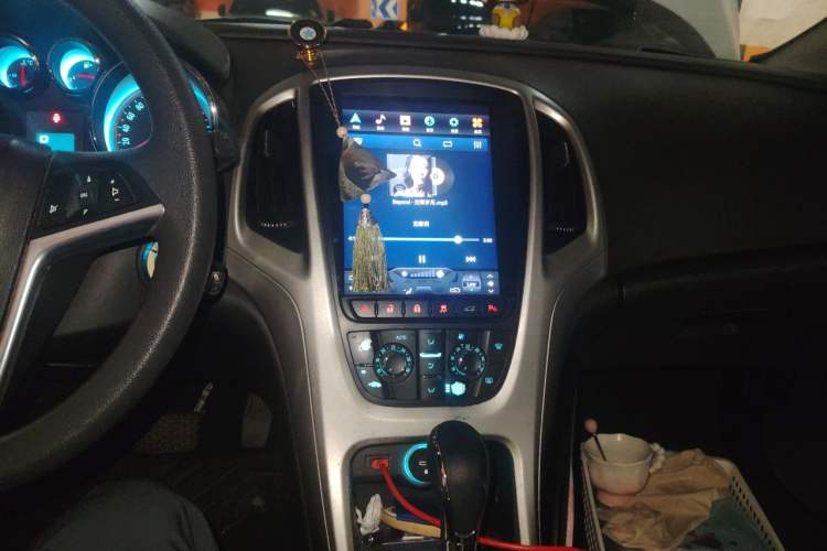 Used Buick GT 2013 XT 1.6L Automatic Fashion Edition Audio And AC Panel