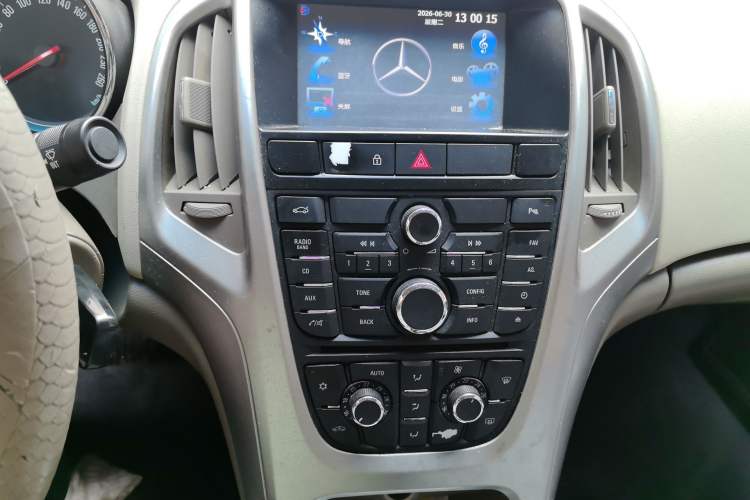Used Buick GT 2013 GT 1.6L Automatic Fashion Edition Audio And AC Panel