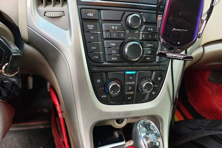 Used Buick GT 2013 GT 1.6L Automatic Comfort Edition Audio And AC Panel