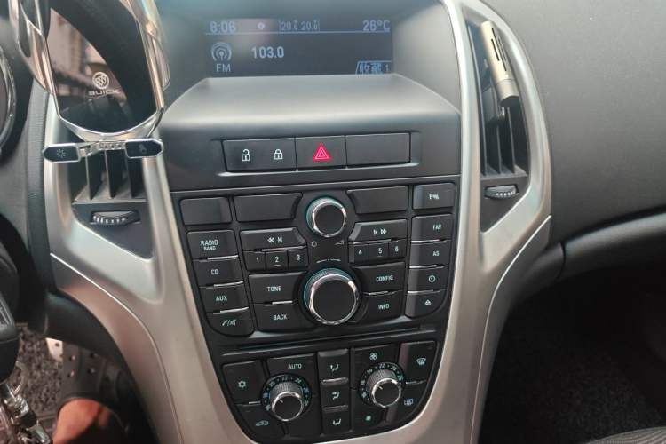 Used Buick GT 2013 XT 1.6L Automatic Fashion Edition Audio And AC Panel