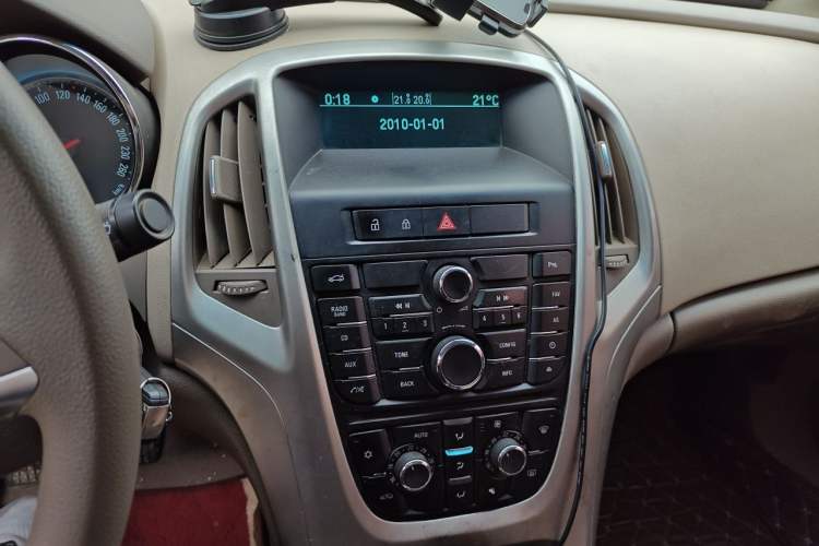 Used Buick GT 2013 GT 1.6L Manual Entry-Level Model Audio And AC Panel