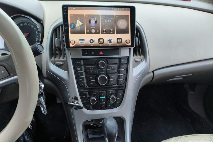 Used Buick GT 2013 GT 1.6L Automatic Fashion Edition Audio And AC Panel